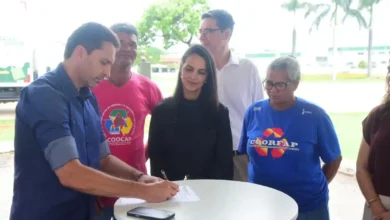 Aparecida de Goiânia recebe caminhão para fortalecer cooperativas de reciclagem