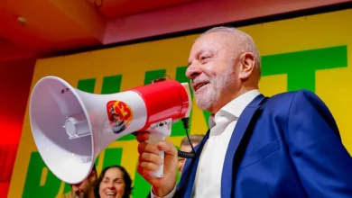 Apoiadores de Lula realizam corrida com trajeto em formato de letra no estado