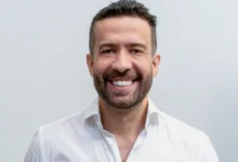 Após debate, deputado André Janones vai para UTI com arritmia cardíaca
