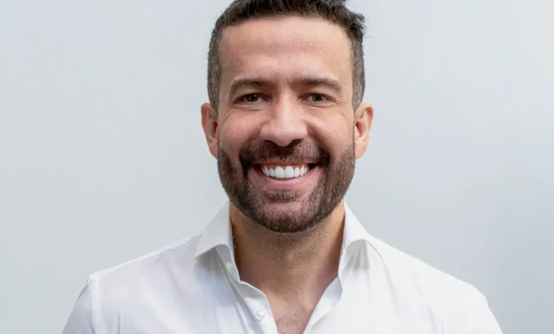 Após debate, deputado André Janones vai para UTI com arritmia cardíaca