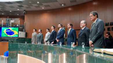 Assembleia Legislativa de Goiás homenageia médicos com a Comenda Nabyh Salum