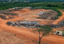 Aterro sanitário em Niquelândia recebe descarte com ossos humanos e partes de caixão