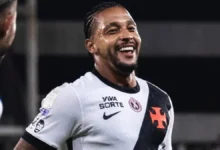 Atleta do Vasco entrega passaporte à Justiça em desdobramento de investigação com jogador do Vila Nova
