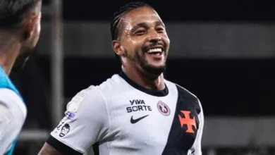 Atleta do Vasco entrega passaporte à Justiça em desdobramento de investigação com jogador do Vila Nova