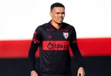 Atlético ganha zagueiro mas perde Netinho e Daniel Peixoto contra o Fortaleza