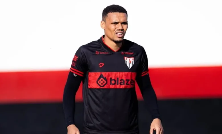 Atlético ganha zagueiro mas perde Netinho e Daniel Peixoto contra o Fortaleza