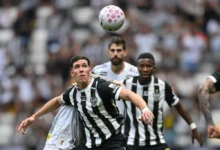 Atlético-mg supera Santos com virada épica nos instantes finais na Arena MRV
