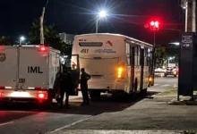 Atropelamento por ônibus resulta em morte de mulher em Goiânia