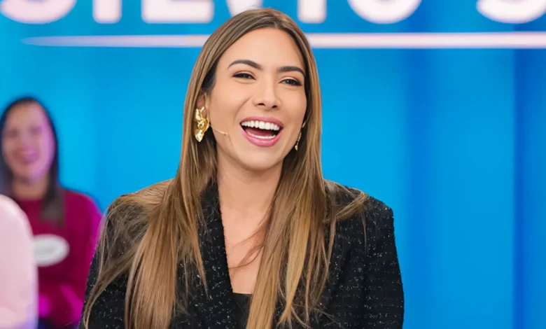 Ausência de aliança de Patricia Abravanel em gravação gera repercussão nas redes sociais