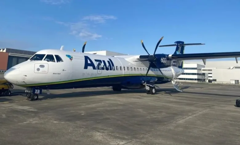 Azul é condenada a pagar indenização após falha em QR code impedir embarque de passageiro