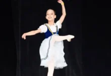 Bailarina goiana de 10 anos alcança final nacional de competição mundial de balé
