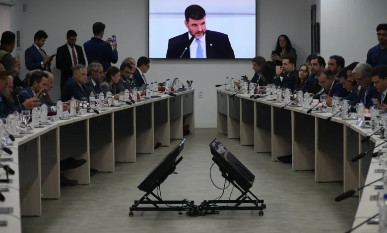 Bancada do agro mantém força no Congresso com reeleição de metade de seus membros
