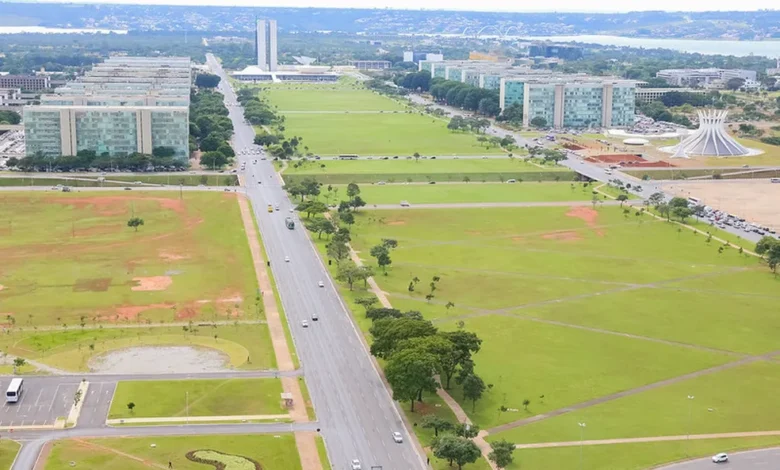 Bastidores de Brasília fervem com nomes cotados para a Esplanada