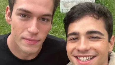 Beijo de Mau Mau e Felipe em Quem ama cuida movimenta trama da novela