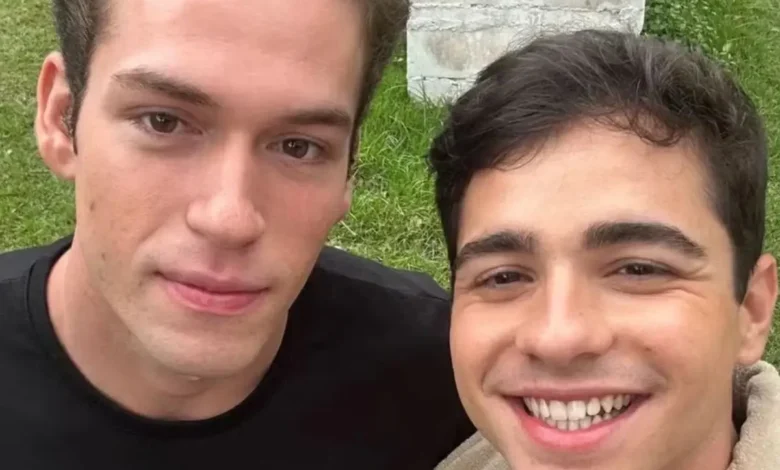 Beijo de Mau Mau e Felipe em Quem ama cuida movimenta trama da novela