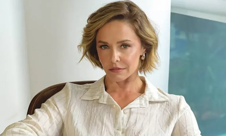 Bianca Rinaldi marca 52 anos com registro autêntico e reflexão sobre maturidade