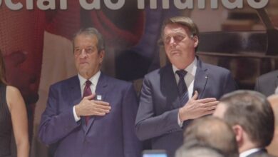 Bolsonaro solicita a Moraes aval para receber Valdemar da Costa Neto