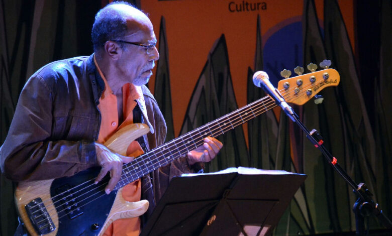 Bororó Felipe conduz bate-papo musical sobre a história da MPB em Senador Canedo