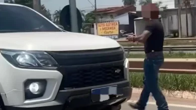 Briga de trânsito em Trindade termina com motorista armado ameaçando condutor