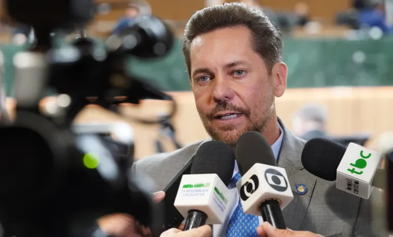 Bruno Peixoto cancela roteiro e assume chefia de Goiás nas férias de Daniel Vilela