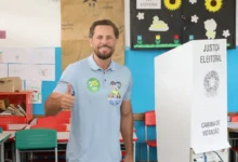 Bruno Peixoto vota em Goiânia e defende escolha consciente de representantes