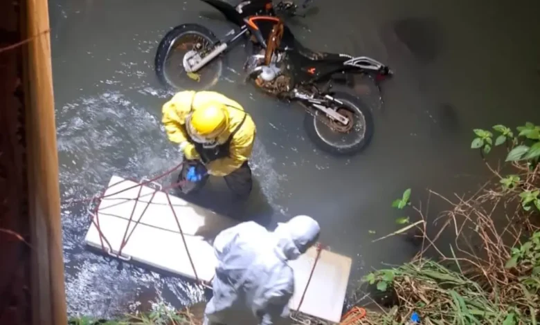 Buscas terminam com localização de corpo de motociclista em córrego de Goiás