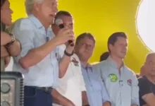 Caiado admite derrota eleitoral e provoca Wilder Morais durante ato político