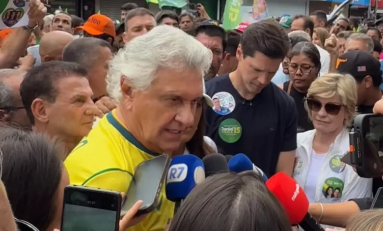 Caiado descarta renúncia e mantém postura sobre apoio a Flávio Bolsonaro