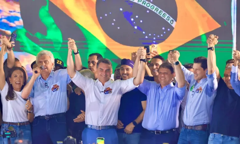 Caiado é cotado para ministérios em eventual governo de Flávio Bolsonaro