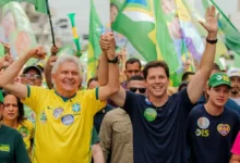 Caiado e Vilela formalizam apoio a Flávio Bolsonaro em Goiânia
