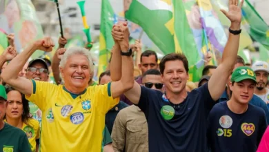 Caiado e Vilela formalizam apoio a Flávio Bolsonaro em Goiânia