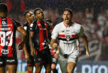 Calleri brilha no Morumbis e São Paulo supera o Vitória pelo Brasileirão