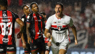 Calleri brilha no Morumbis e São Paulo supera o Vitória pelo Brasileirão