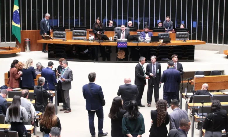 Câmara dos Deputados aprova criação do exame de proficiência para médicos