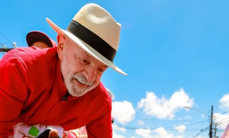 Campanha do presidente aceita exigências para abertura de sigilo