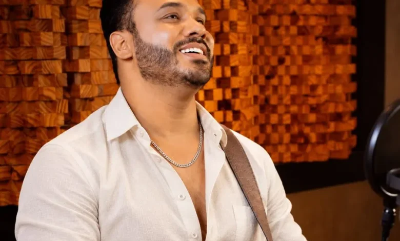 Cantor Marcelo Martins lança nova fase musical para combater ódio e unir pessoas