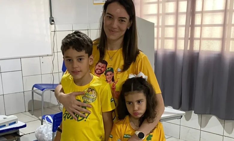 Carol do Amiltinho exerce direito ao voto em Anápolis e reafirma compromisso político