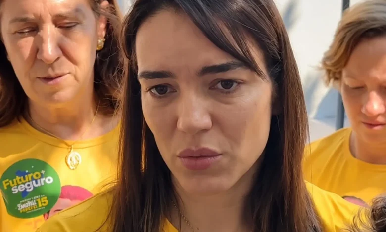 Carol do Amiltinho vota em Anápolis e reafirma compromisso com legado do marido