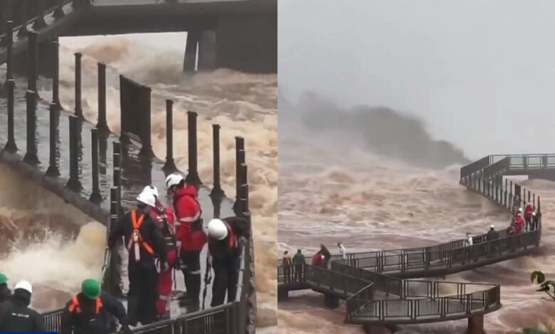 Cataratas do Iguaçu tem grades removidas de passarela devido à cheia do rio