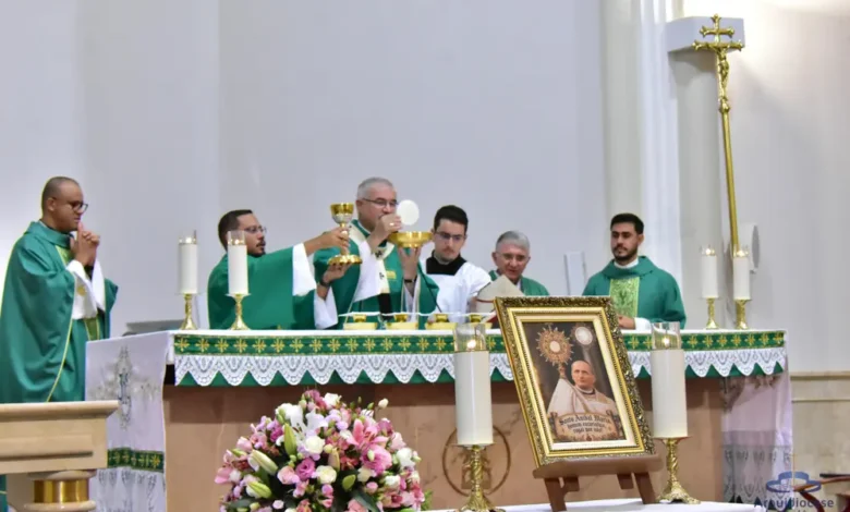 Catedral Metropolitana de Goiânia recebe relíquia de Santo Aníbal Maria Di Francia em missa