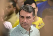 Centrão esvazia discurso golpista de Flávio Bolsonaro e garante apoio à democracia