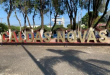 Comerciantes denunciam degradação e falta de higiene na Praça Mestre Orlando em Caldas Novas
