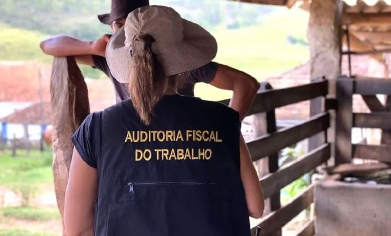 Comissão cobra governo por convocação urgente de auditores fiscais