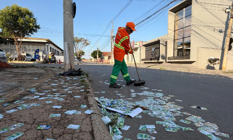 Comurg mobiliza quase mil trabalhadores para limpeza pós-eleição em Goiânia