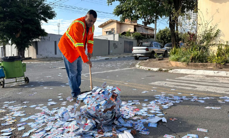 Comurg recolhe 1,5 tonelada de lixo eleitoral após primeiro turno em Goiânia