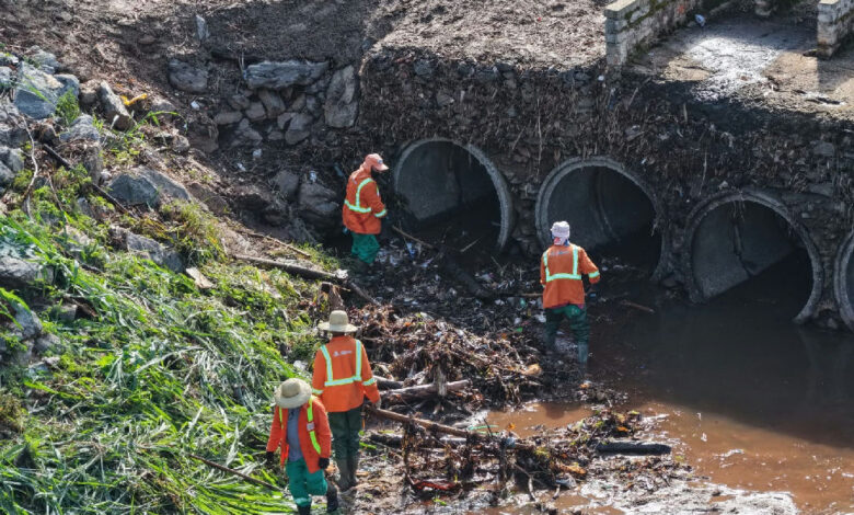 Comurg remove três toneladas de resíduos do Córrego Botafogo após temporal em Goiânia