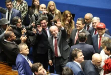 Congresso promulga fim da escala 6x1 em sessão marcada por apoio a Lula