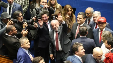 Congresso promulga fim da escala 6x1 em sessão marcada por apoio a Lula