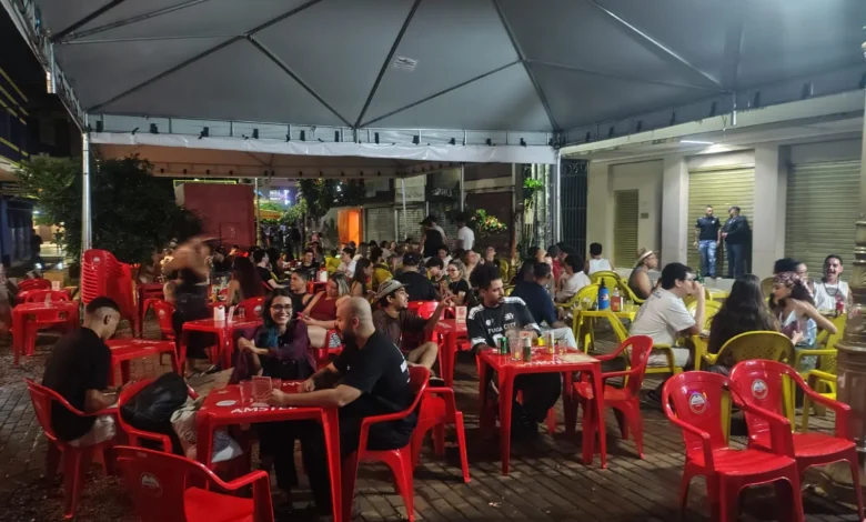 Conheça bares tradicionais para celebrar os aniversários da capital
