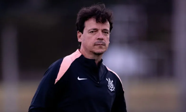 Corinthians encerra ciclo de Fernando Diniz após sequência negativa no Brasileirão